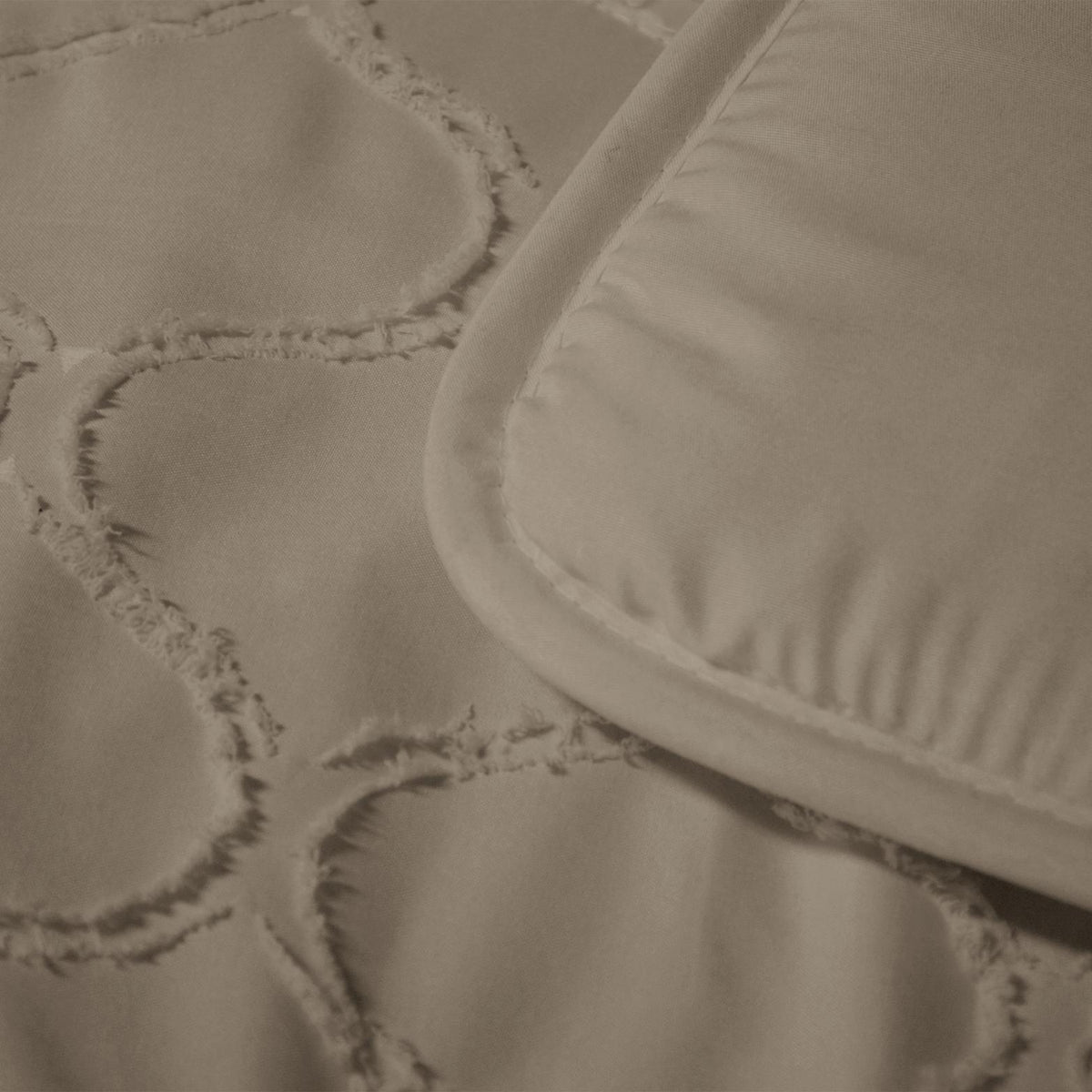 Tufted Curve dekbed Taupe