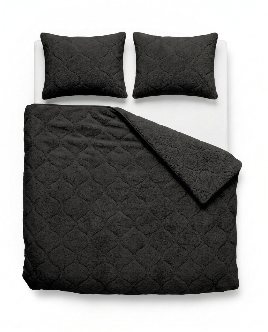 Teddy dekbed Zwart van bovenaf op bed