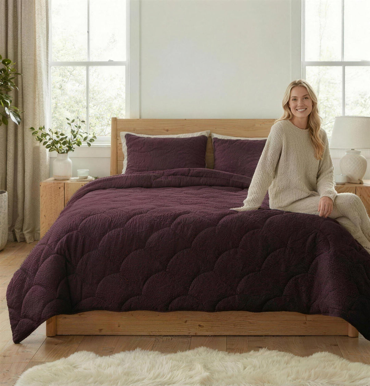 Opgemaakt bed met herfstbladeren