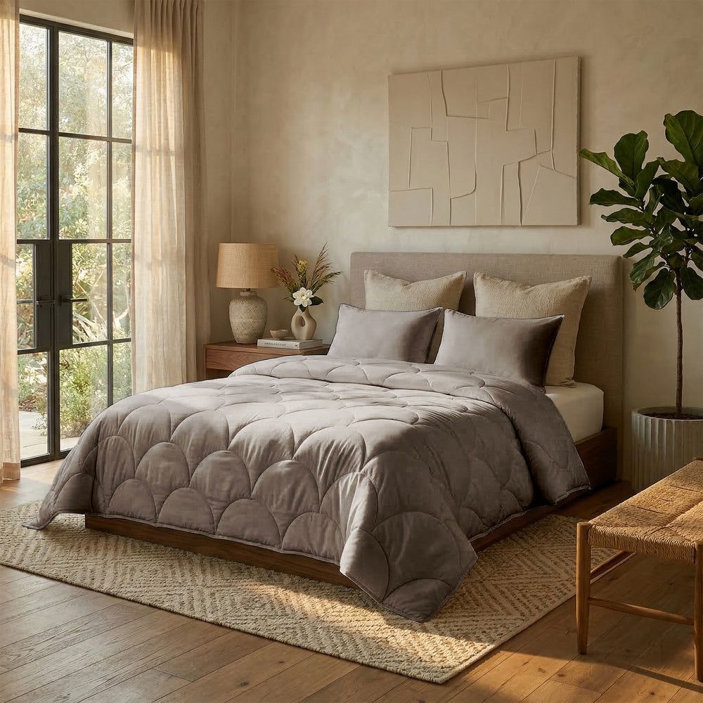 Gemachtes Bett mit einer Signature-Bettdecke
